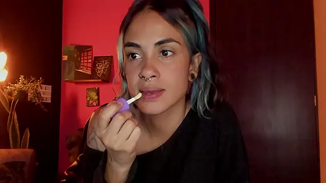 Snapshot of azula_lillet chatting on 7, 2, 2026 azula lillet online show from 7, 2, 2026