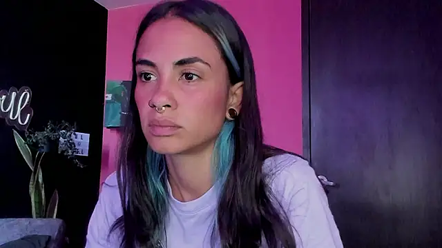 Snapshot of azula_lillet chatting on 9, 2, 2026 azula lillet online show from 9, 2, 2026