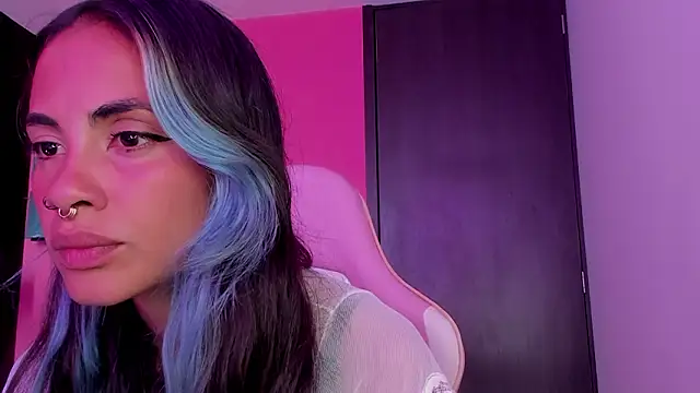 Snapshot of azula_lillet chatting on 11, 2, 2026 azula lillet online show from 11, 2, 2026