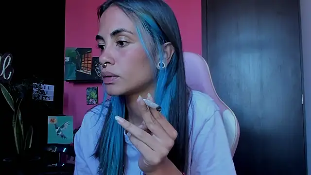 Snapshot of azula_lillet chatting on 18, 2, 2026 azula lillet online show from 18, 2, 2026