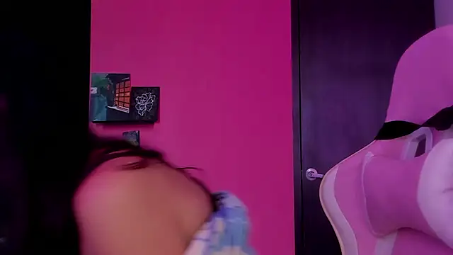 Snapshot of azula_lillet chatting on 19, 2, 2026 azula lillet online show from 19, 2, 2026