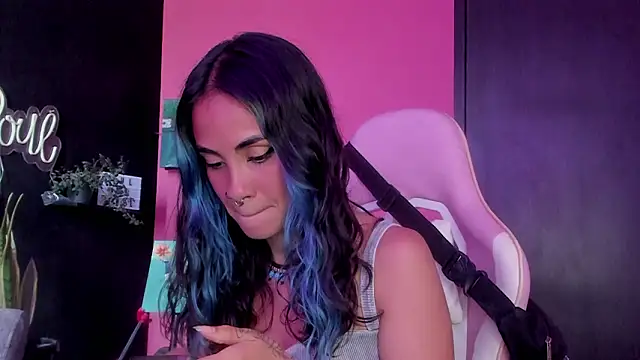 Snapshot of azula_lillet chatting on 21, 2, 2026 azula lillet online show from 21, 2, 2026