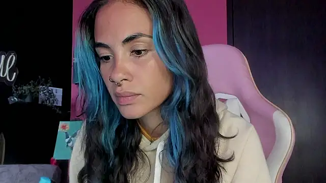 Snapshot of azula_lillet chatting on 24, 2, 2026 azula lillet online show from 24, 2, 2026