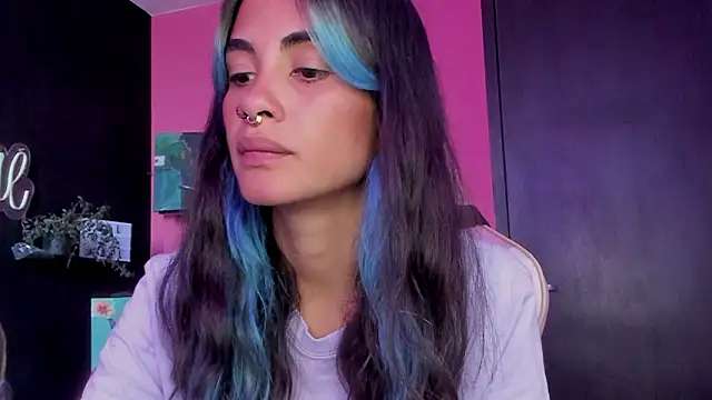 Snapshot of azula_lillet chatting on 2, 3, 2026 azula lillet online show from 2, 3, 2026