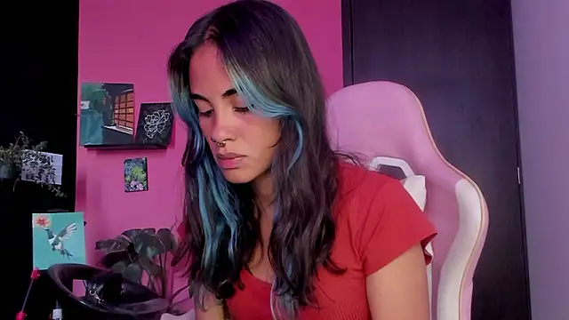 Snapshot of azula_lillet chatting on 4, 3, 2026 azula lillet online show from 4, 3, 2026