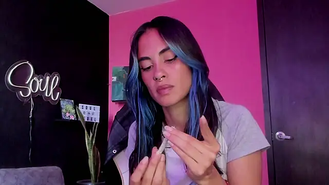 Snapshot of azula_lillet chatting on 24, 3, 2026 azula lillet online show from 24, 3, 2026