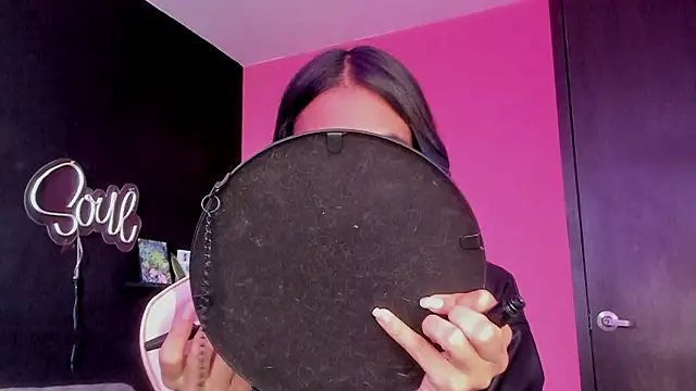 Snapshot of azula_lillet chatting on 27, 3, 2026 azula lillet online show from 27, 3, 2026