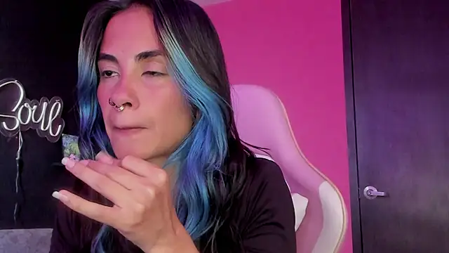 Snapshot of azula_lillet chatting on 10, 4, 2026 azula lillet online show from 10, 4, 2026