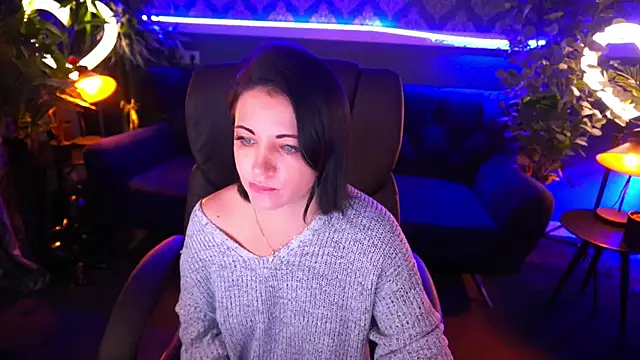 Dafni Monn online show from 25, 1, 2025