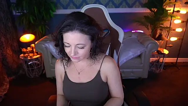 Dafni Monn online show from 18, 6, 2026