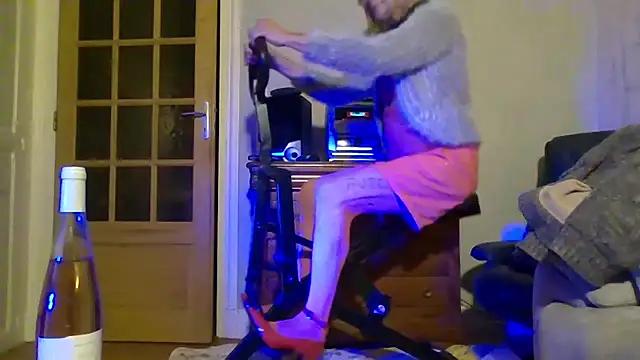 Snapshot of Helinetrav chatting on 18, 1, 2026 Helinetrav online show from 18, 1, 2026