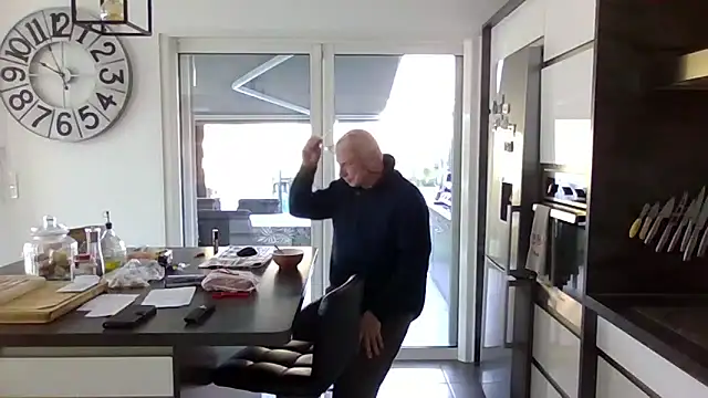 Snapshot of Helinetrav chatting on 25, 2, 2026 Helinetrav online show from 25, 2, 2026