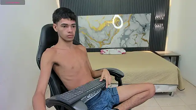 Dark Desiree18 online show from 5, 3, 2026