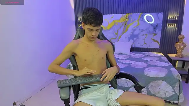 Dark Desiree18 online show from 24, 3, 2026