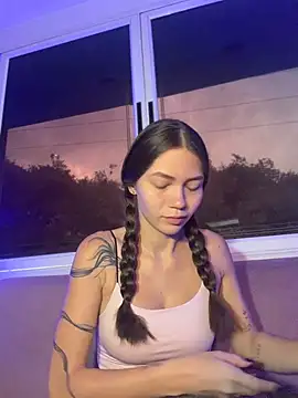 Snapshot of EmmaJhoons chatting on 2, 2, 2026 EmmaJhoons online show from 2, 2, 2026