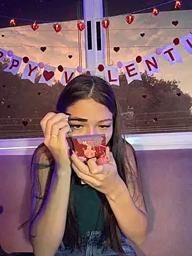 Snapshot of EmmaJhoons chatting on 13, 2, 2026 EmmaJhoons online show from 13, 2, 2026