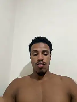 Snapshot of LorenzoBlack27 chatting on 29, 4, 2026 LorenzoBlack27 online show from 29, 4, 2026