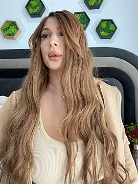 LucyBridgette online show from 6, 5, 2026