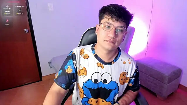 Snapshot of Theo_Rowan chatting on 13, 1, 2026 Theo Rowan online show from 13, 1, 2026