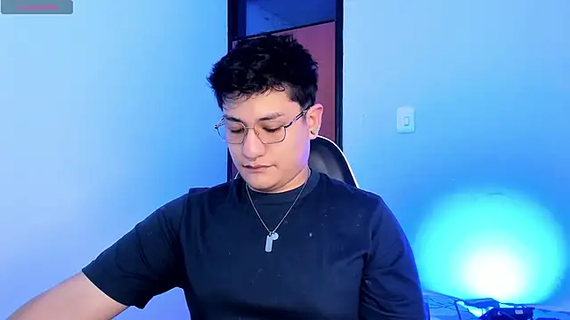 Snapshot of Theo_Rowan chatting on 10, 2, 2026 Theo Rowan online show from 10, 2, 2026