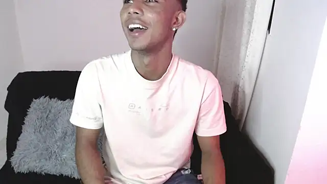 Snapshot of Enzo_fox77 chatting on 9, 1, 2026 Enzo fox77 online show from 9, 1, 2026