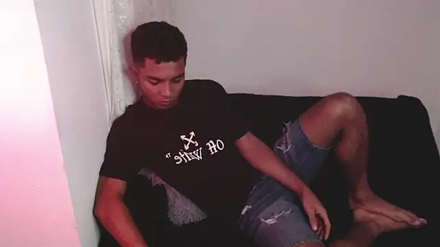 Snapshot of Enzo_fox77 chatting on 11, 1, 2026 Enzo fox77 online show from 11, 1, 2026