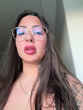 Snapshot of maferalvarexxx chatting on 8, 5, 2026 maferalvarexxx online show from 8, 5, 2026