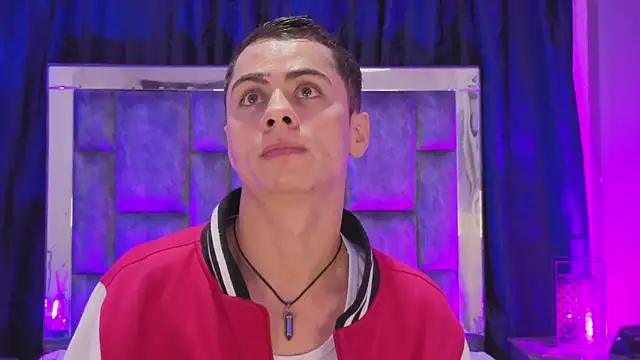 Snapshot of LeoMonnroe chatting on 2, 2, 2026 LeoMonnroe online show from 2, 2, 2026