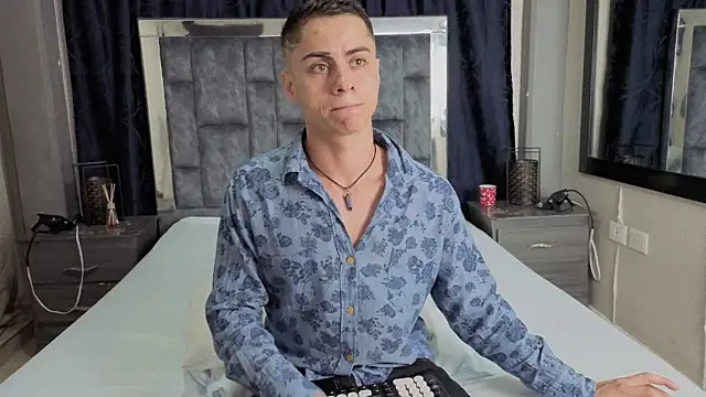 Snapshot of LeoMonnroe chatting on 11, 2, 2026 LeoMonnroe online show from 11, 2, 2026