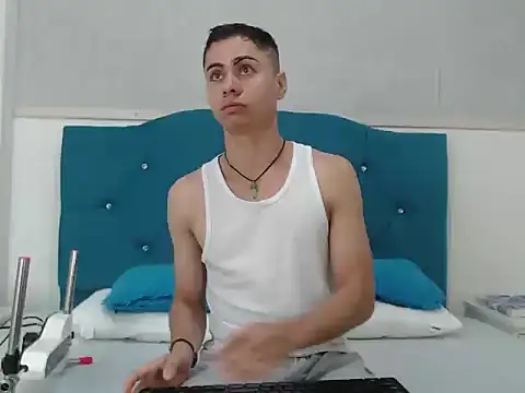 Snapshot of LeoMonnroe chatting on 2, 3, 2026 LeoMonnroe online show from 2, 3, 2026