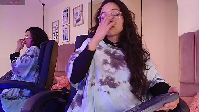 Snapshot of Hanabie_ chatting on 6, 2, 2026 Hanabie online show from 6, 2, 2026