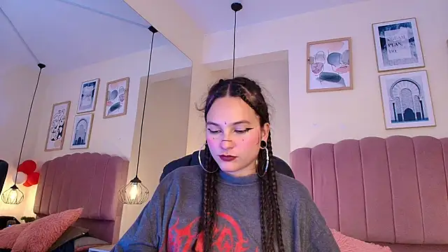 Snapshot of Hanabie_ chatting on 7, 4, 2026 Hanabie online show from 7, 4, 2026