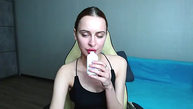 Snapshot of nikkimitchell chatting on 12, 1, 2026 nikkimitchell online show from 12, 1, 2026