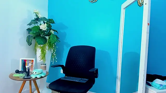 Snapshot of ViictoriiaSaenz chatting on 3, 3, 2026 ViictoriiaSaenz online show from 3, 3, 2026