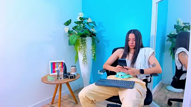 Snapshot of ViictoriiaSaenz chatting on 5, 3, 2026 ViictoriiaSaenz online show from 5, 3, 2026