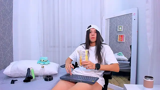 Snapshot of ViictoriiaSaenz chatting on 27, 3, 2026 ViictoriiaSaenz online show from 27, 3, 2026