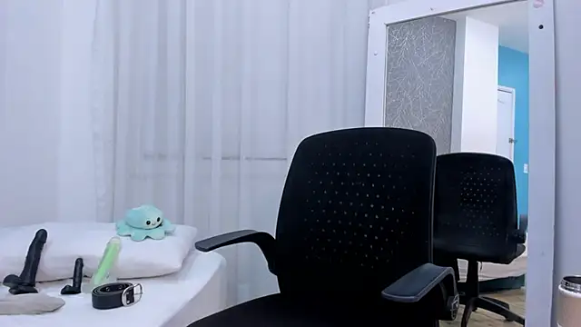 Snapshot of ViictoriiaSaenz chatting on 30, 3, 2026 ViictoriiaSaenz online show from 30, 3, 2026