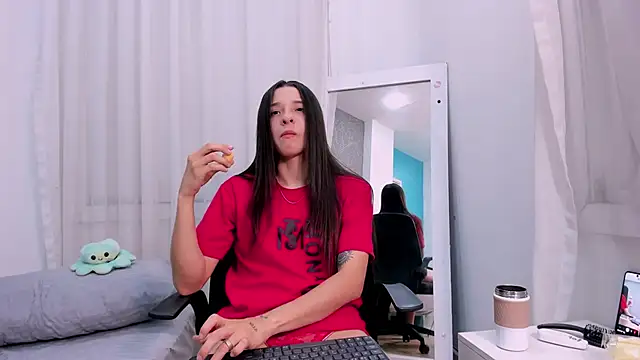 Snapshot of ViictoriiaSaenz chatting on 8, 4, 2026 ViictoriiaSaenz online show from 8, 4, 2026