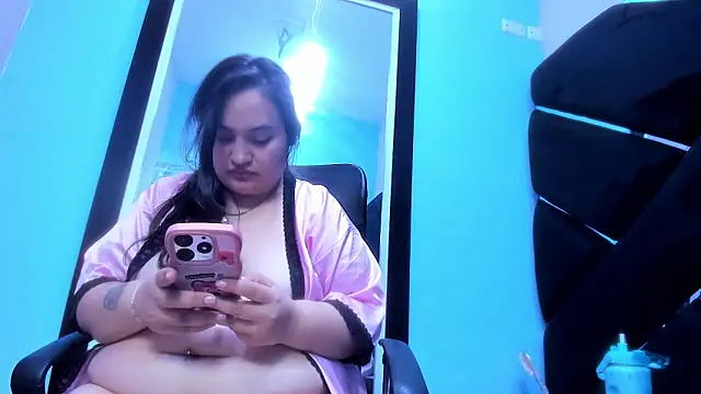 MiaRouss69 online show from 29, 4, 2026
