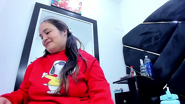 MiaRouss69 online show from 10, 5, 2026