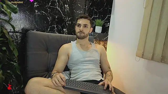 Snapshot of Apolo_lux1 chatting on 11, 1, 2026 Apolo lux1 online show from 11, 1, 2026