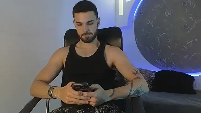 Snapshot of Apolo_lux1 chatting on 6, 2, 2026 Apolo lux1 online show from 6, 2, 2026