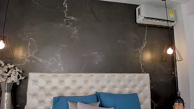 Abriil cutee online show from 3, 2, 2026