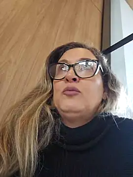 Snapshot of bellafortune69 chatting on 4, 7, 2026 bellafortune69 online show from 4, 7, 2026