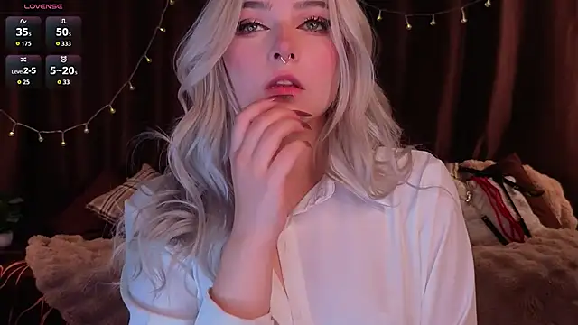 Snapshot of ShyniAlice chatting on 27, 3, 2026 ShyniAlice online show from 27, 3, 2026