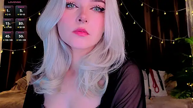 Snapshot of ShyniAlice chatting on 6, 5, 2026 ShyniAlice online show from 6, 5, 2026