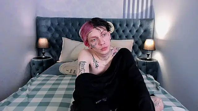 MikkiBev online show from 9, 1, 2026