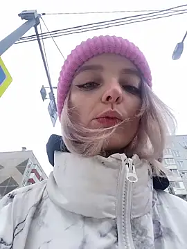 aka Blonde online show from 16, 2, 2026