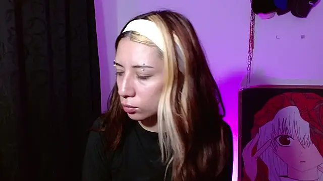 Snapshot of kittymiauu444 chatting on 8, 7, 2026 kittymiauu444 online show from 8, 7, 2026