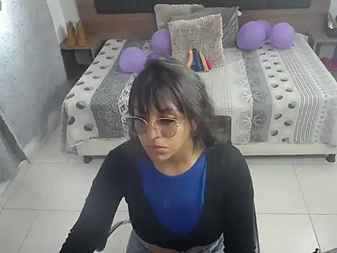 miss charlott 18 online show from 13, 4, 2026